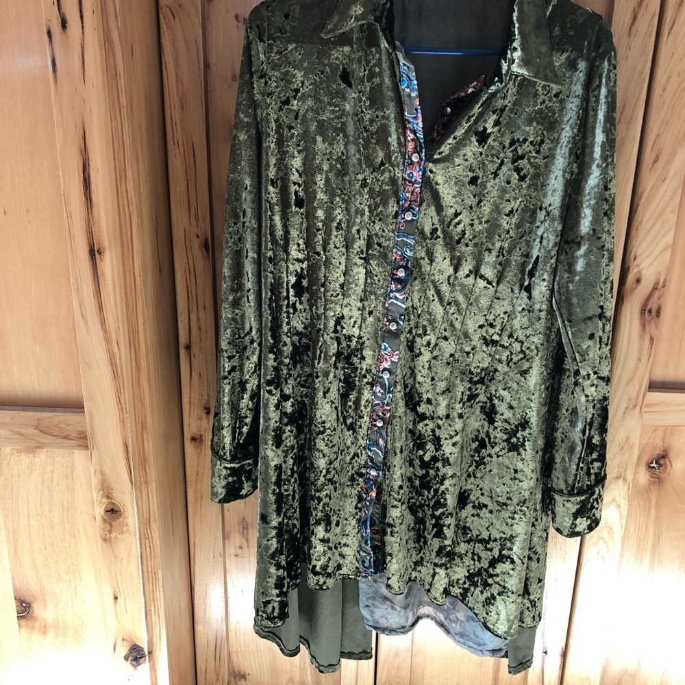 Green crushed velvet tunic